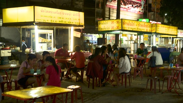 7-11 carpark stalls